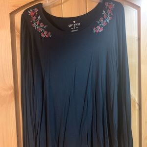 Black long sleeve American Eagle top